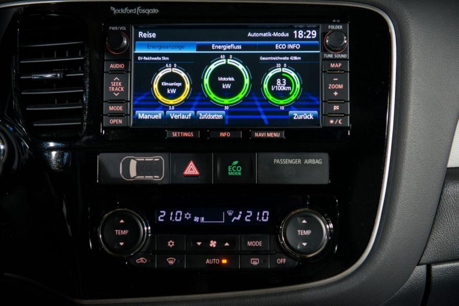  Mitsubishi Outlander PHEV 2012 года  (фото 34 из 48)